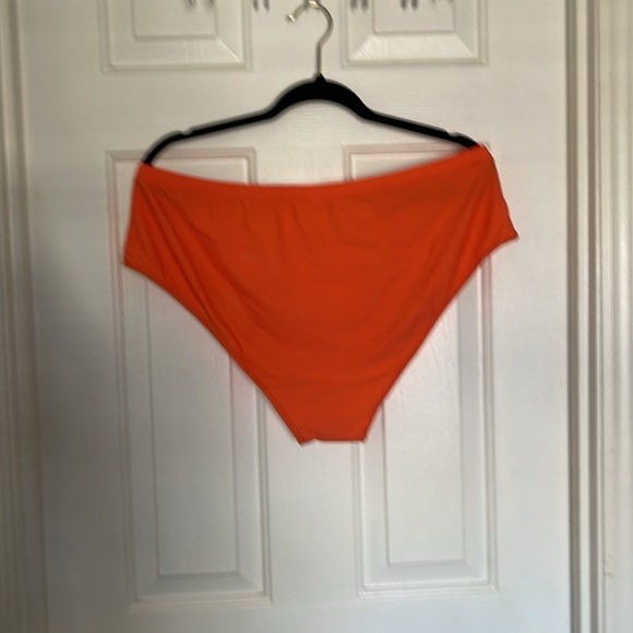 Bikini - Picture 4 of 4